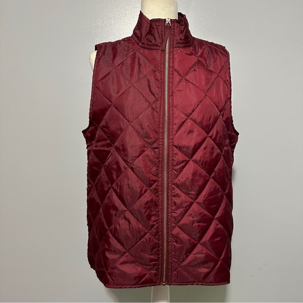Mudpie garnet vest with a gold zipper NWT size L